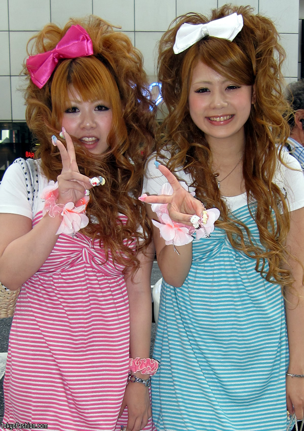 Shibuya 109 Girls In Striped Dresses Tokyo Fashion