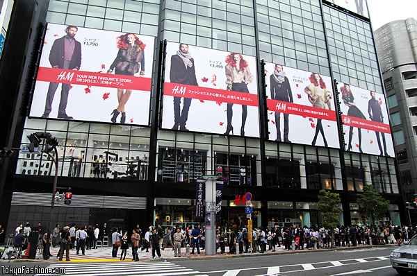 H&M Shibuya Opening Day Pictures