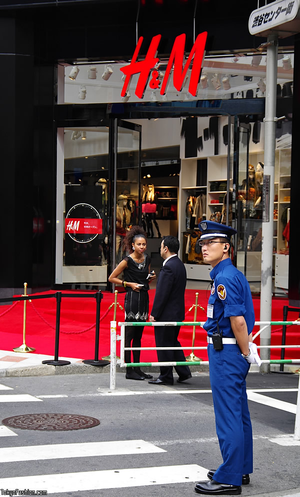 H&M Shibuya Opening Day Security