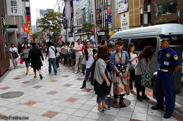 H&M Shibuya Opening Day Line