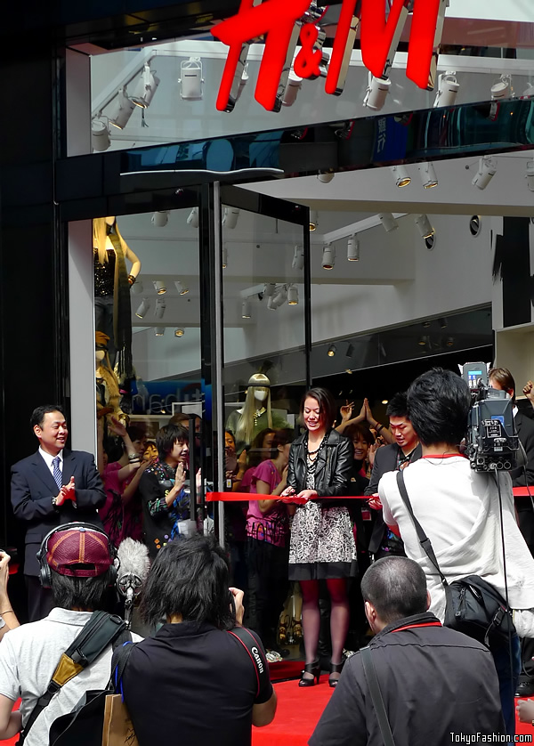 H&M Shibuya Grand Opening Ribbon Cutting