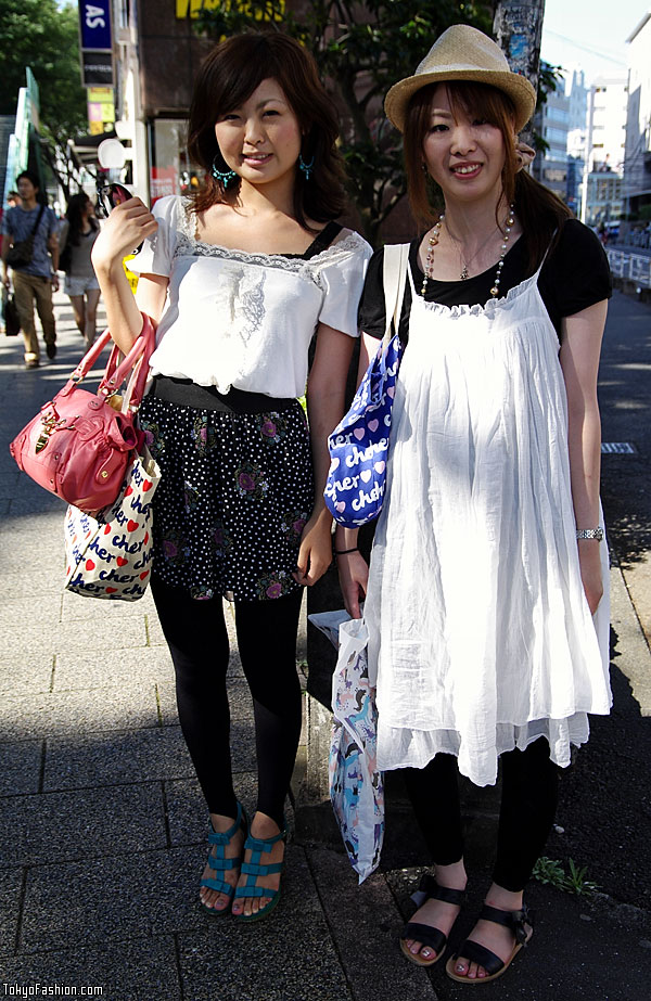 Two Girls, Two Cher Eco Bags