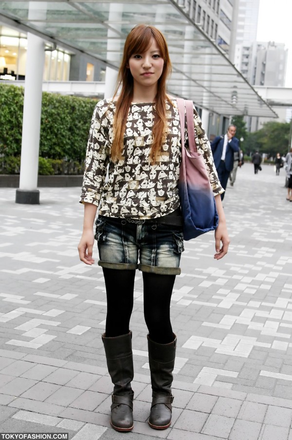 Japanese Girl in Denim Shorts & Boots in Shinjuku