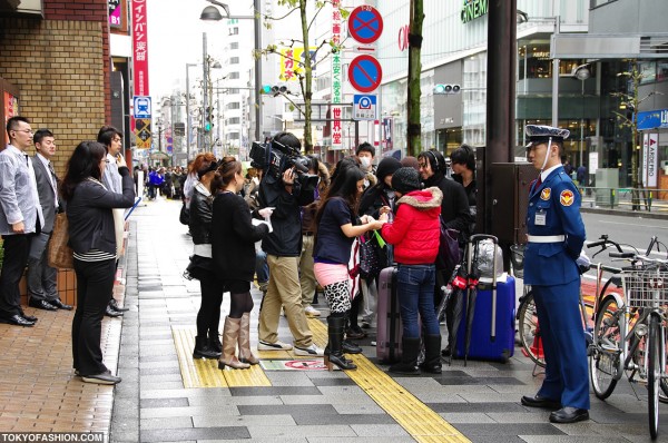 H&M Shinjuku Line Front