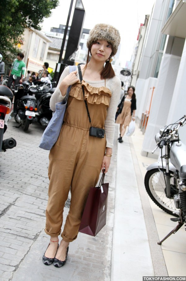 Cute Fur Hat & Jumper Girl in Harajuku