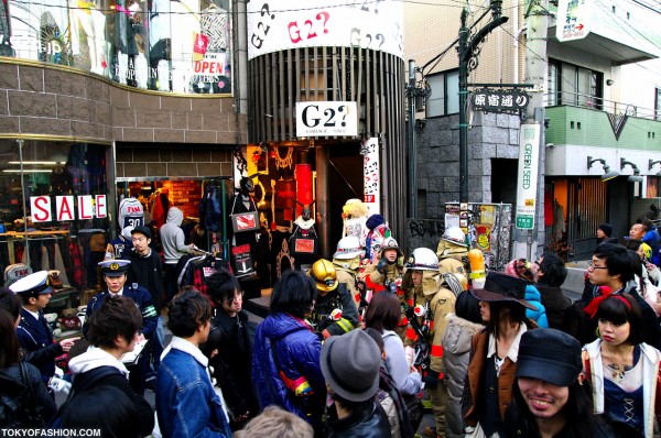 Big Harajuku Crowds Near G2?