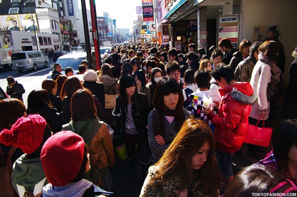 New Year 2010 Sale Crowds on Meiji Dori