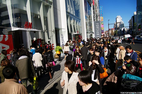 H&M Harajuku Sale Crowds