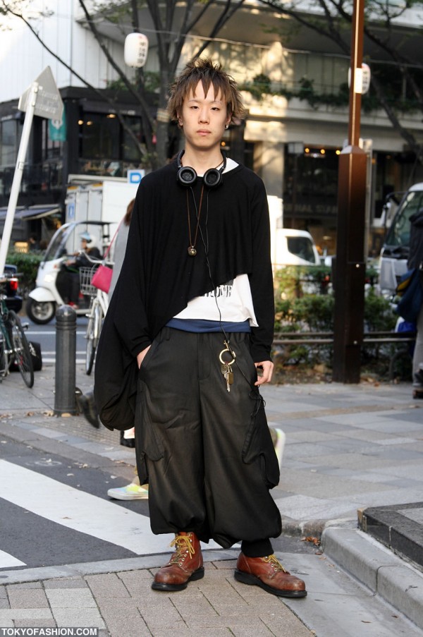 Asymmetrical Poncho & Sarueru Pants in Harajuku