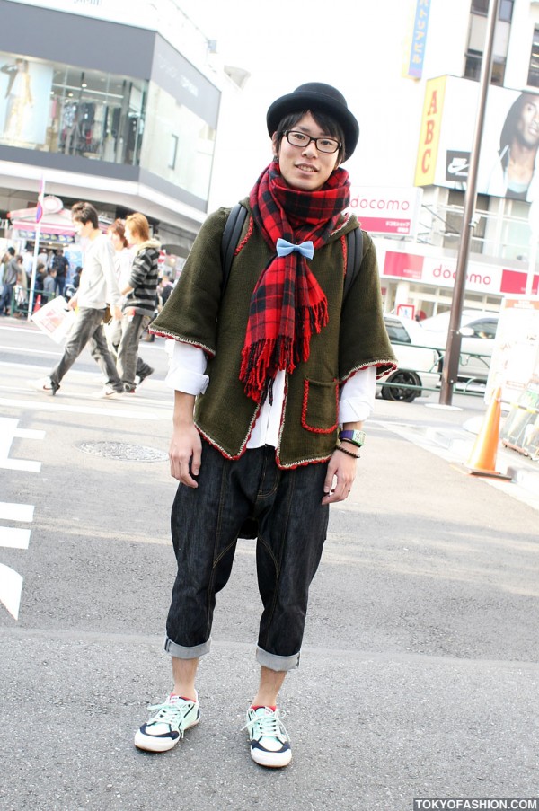 Ne-Net Cropped Pants & Cute Blue Bow in Harajuku