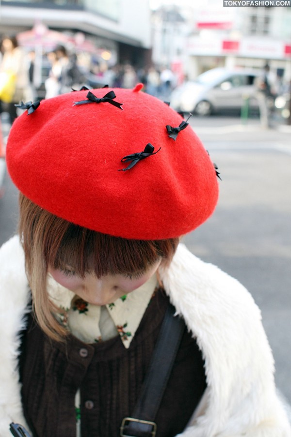 Red Beret With Cute Bows