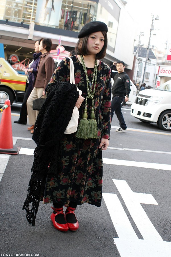 UNBILICAL Shoes & Tassel Necklace in Harajuku