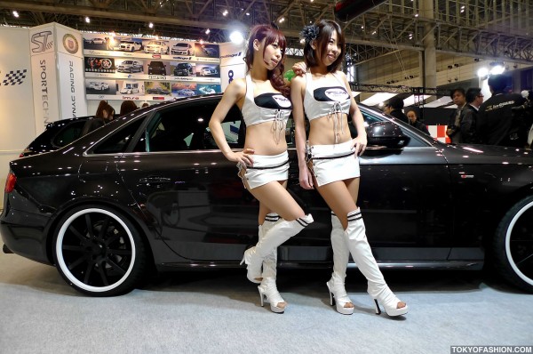 Girls at Tokyo Auto Salon