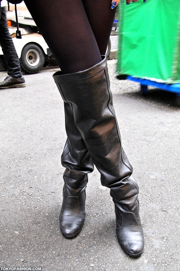 Shibuya Girls in Leopard Print Shorts & Leather Boots – Tokyo Fashion