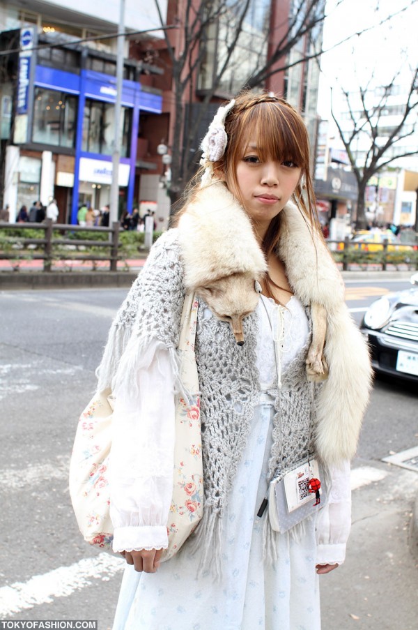 Crochet Shawl & Fur in Harajuku