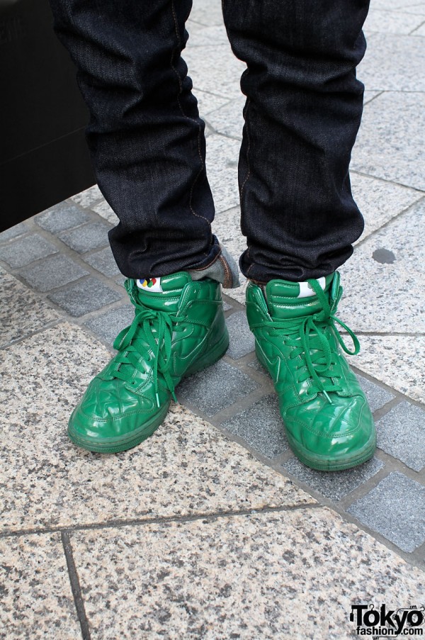 Green Nike Supremes and Uni-glo pants