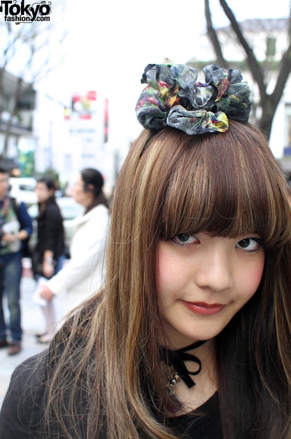 Japanese Dolly-kei girl with puffy hair bow