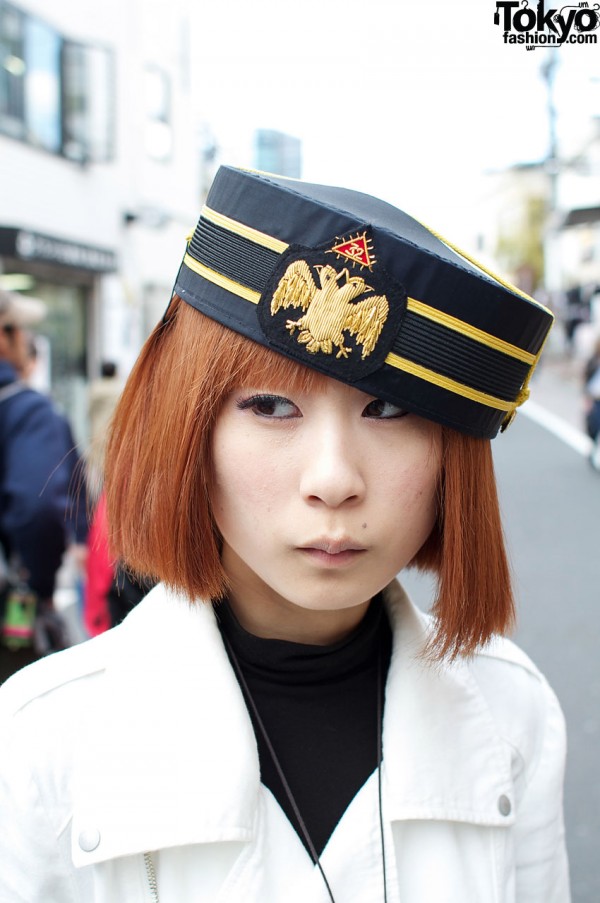 Auburn bob and Masons cap with Eagle insignia