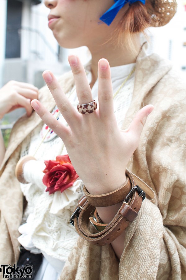 Star ring and leather bracelet
