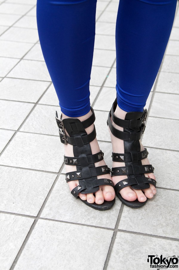 Blue Uniqlo leggings and gladiator-style heels