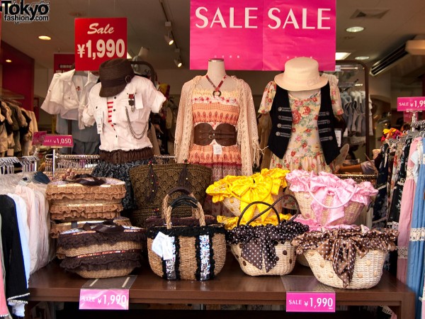 Straw Handbags on Sale in Tokyo