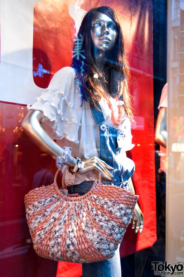 Large Straw Handbag on Sale in Shibuya