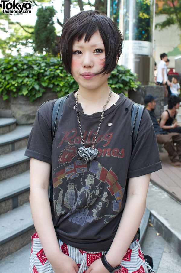 Rolling Stones t-shirt and Zucca necklace