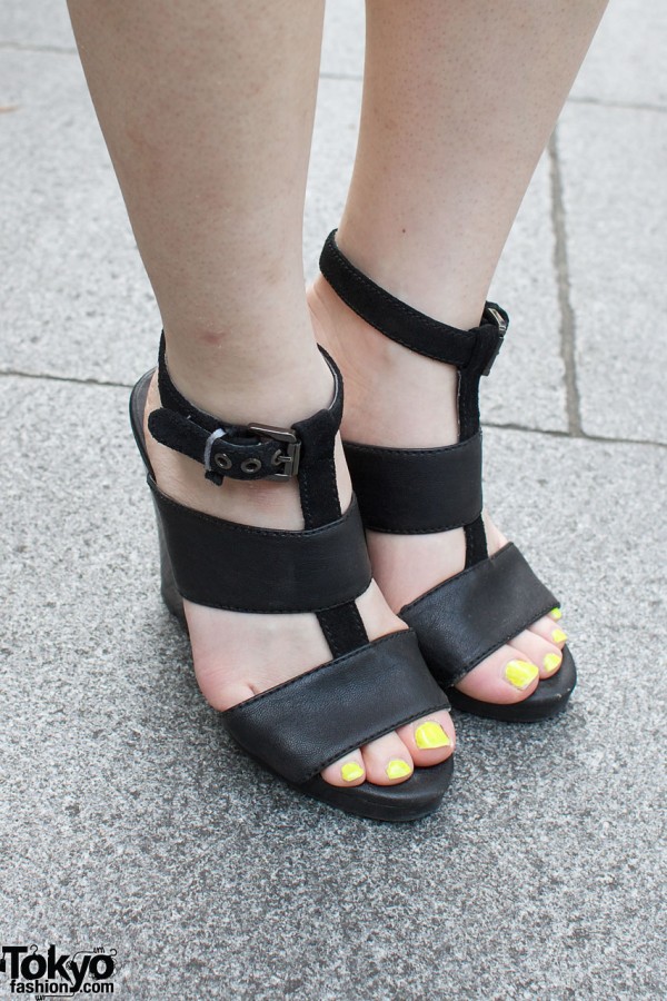 Moussy sandals with ankle buckles