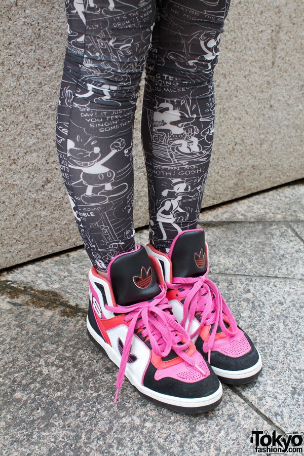 Mickey Mouse leggings & Pink Adidas