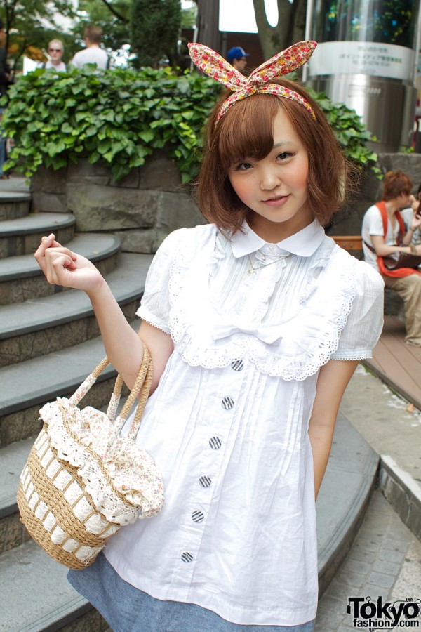 Freesia lace-trimmed dress & basket purse