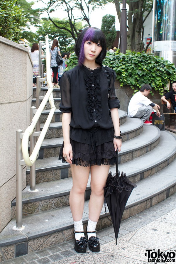 Purple hair & black parasol