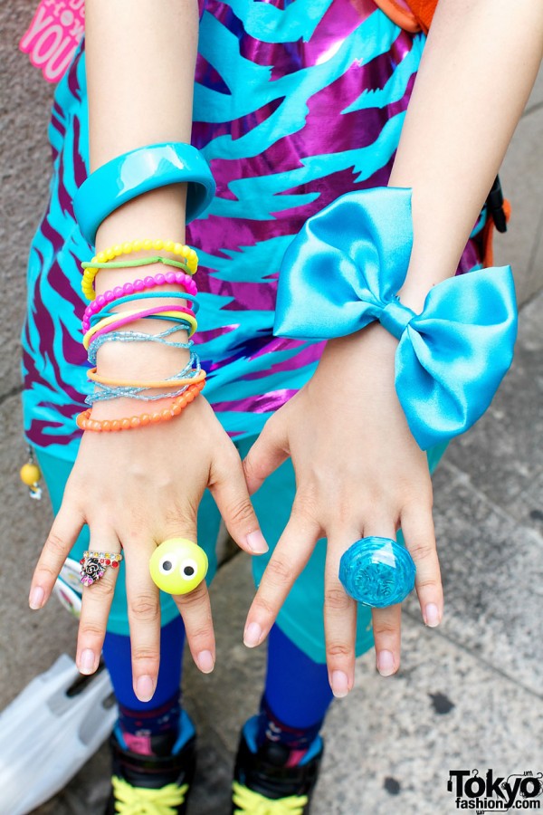 Bright bracelets & rings