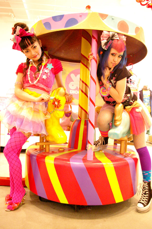 6%DOKIDOKI SF Fashion Walk