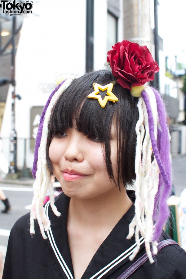 Star, rose & yarn hair decoration