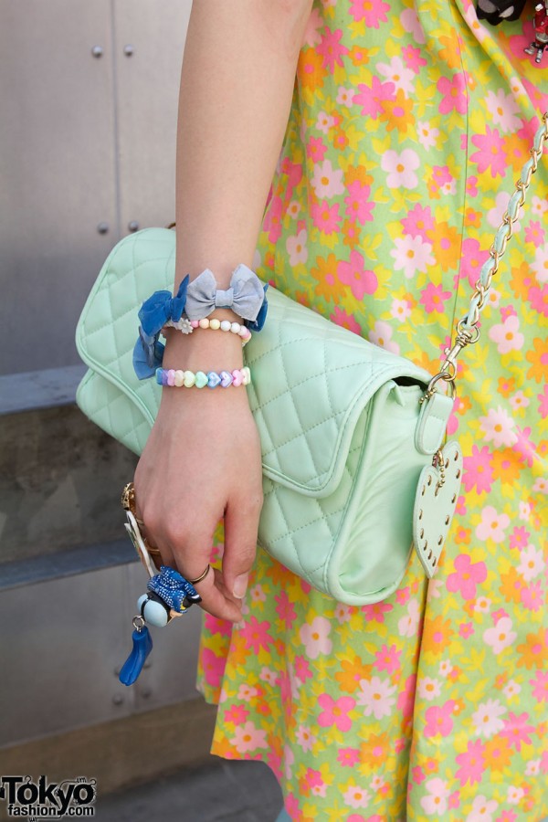 Quilted bag & blue bows