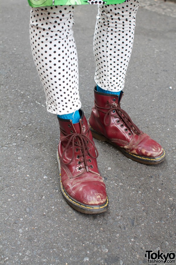 Daybreak leggings & Dr. Martens boots