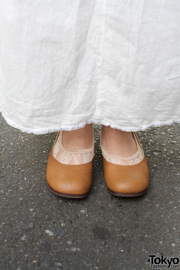 Leather shoes & lace socks