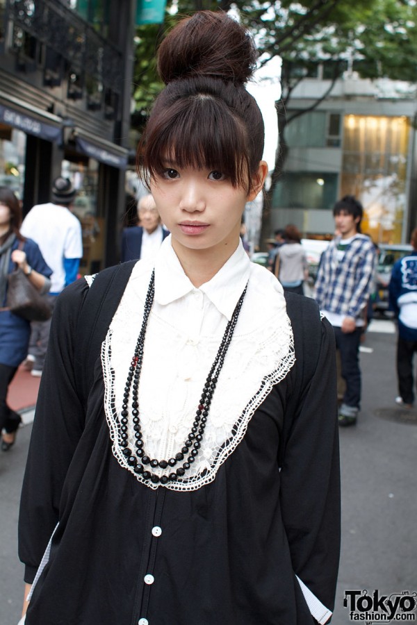 Wonder Rocket black & white lace top