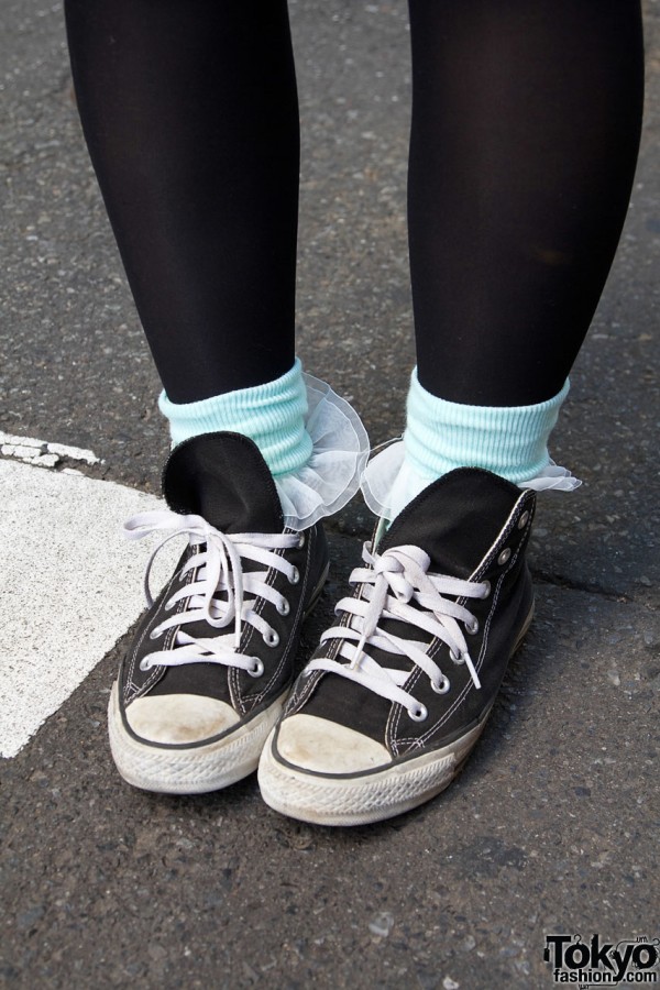 Black tights, ankle socks & sneakers