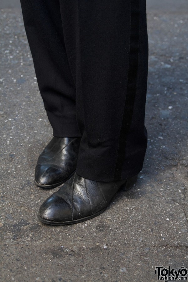 Tuxedo pants & black boots