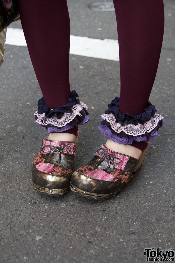 Lace cuffs & The Virgin Mary shoes