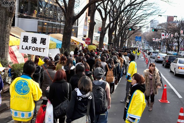 LaForet Harajuku New Years Sale Line