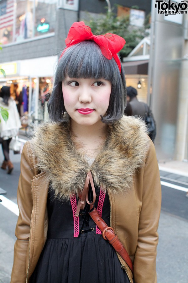 Hair bow & fur collar