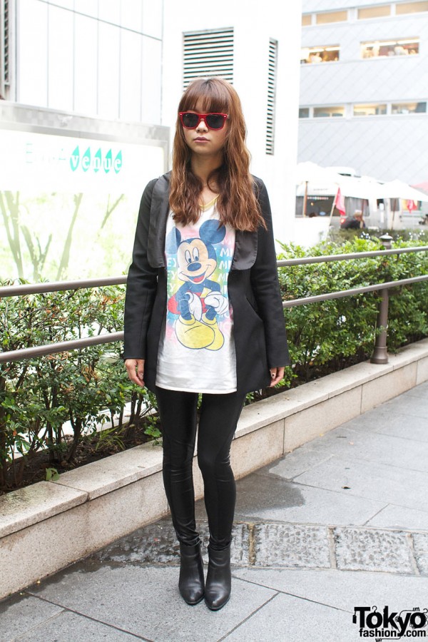 Mickey Mouse T-Shirt, Leggings & Boots