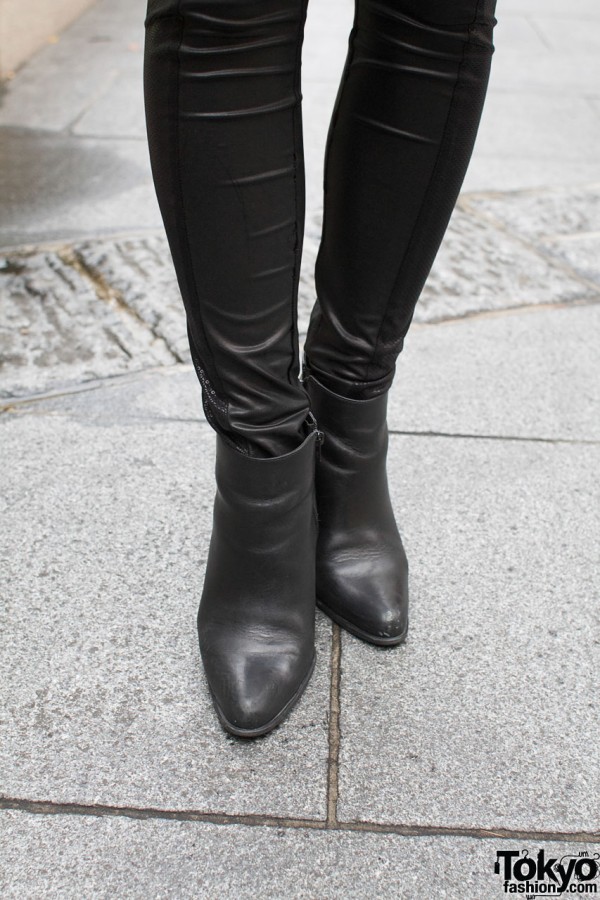 Leggings & short leather boots