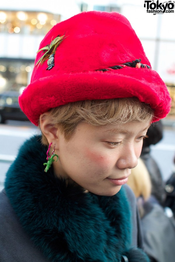 Plush pink hat & crocodile earring