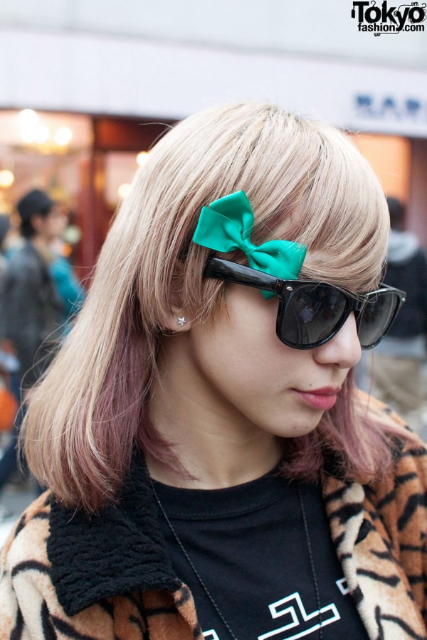 Green hair bow & star earring