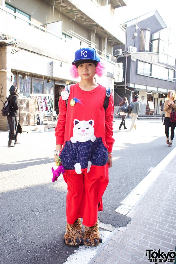 Earmuffs, Hair Bows, White Tights & Cute Shoes – Tokyo Fashion