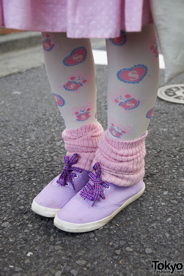 Print tights, leg warmers & Swimmer shoes