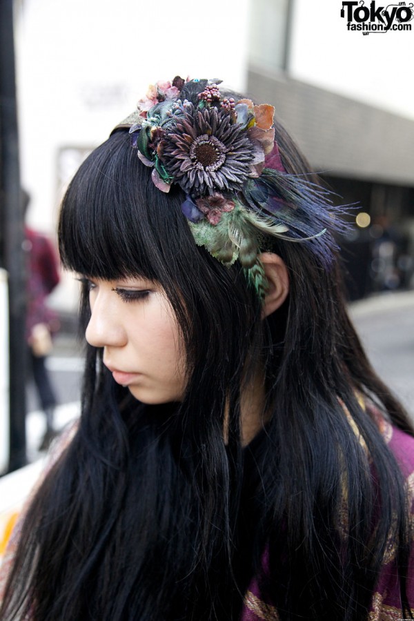 Vintage hat with flowers & feathers